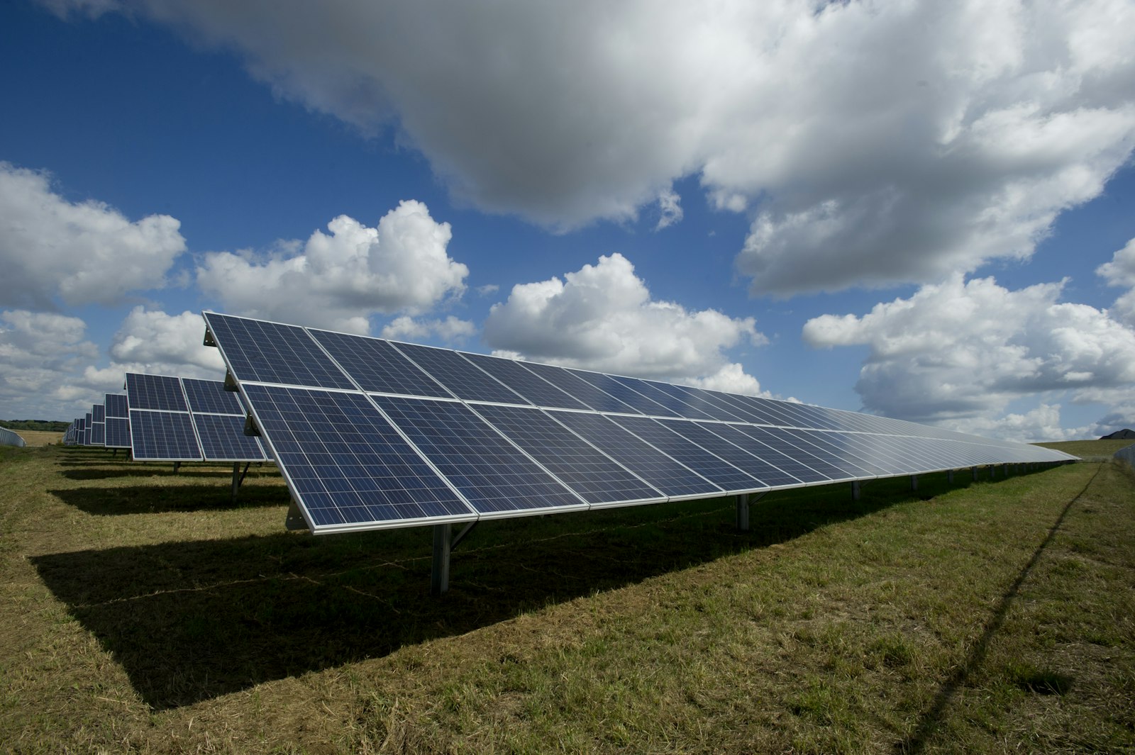 Panneaux solaires en toiture, rénovation énergétique