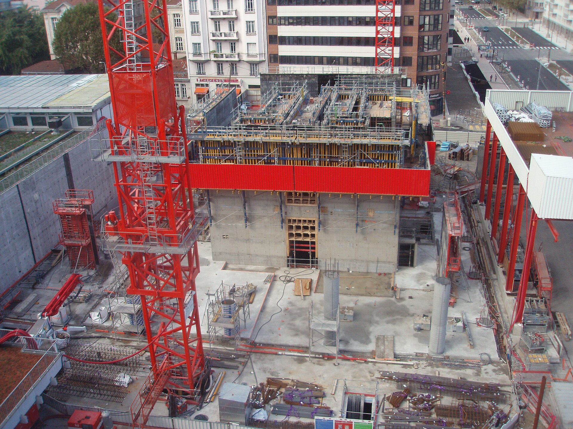 Tour tertiaire en construction à Lyon